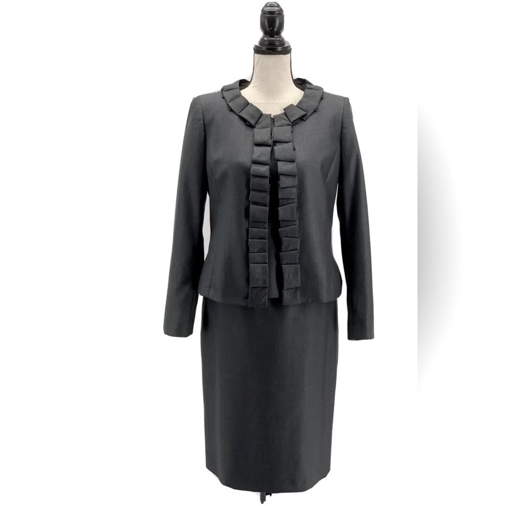 Kasper Woman’s Grey 2 PC Skirt Suit Ruffled Jacket SZ-12p